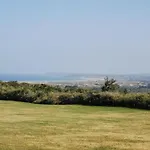 Les Ronds Duval Face Aux Iles Anglo-normandes Campingplatz Les Moitiers-d'Allonne