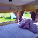 Les Ronds Duval Face Aux Iles Anglo-normandes Campingplatz Les Moitiers-d'Allonne