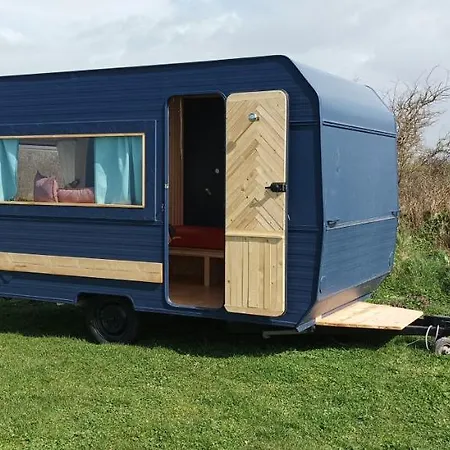 Les Ronds Duval Face Aux Iles Anglo-normandes Кемпинг