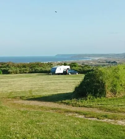 Les Ronds Duval Face Aux Iles Anglo-normandes Campsite Les Moitiers-d'Allonne