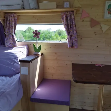 Les Ronds Duval Face Aux Iles Anglo-normandes Les Moitiers-d'Allonne