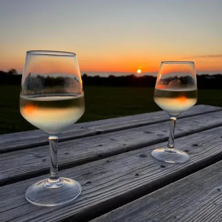 Les Ronds Duval Face Aux Iles Anglo-normandes Kamp alanı