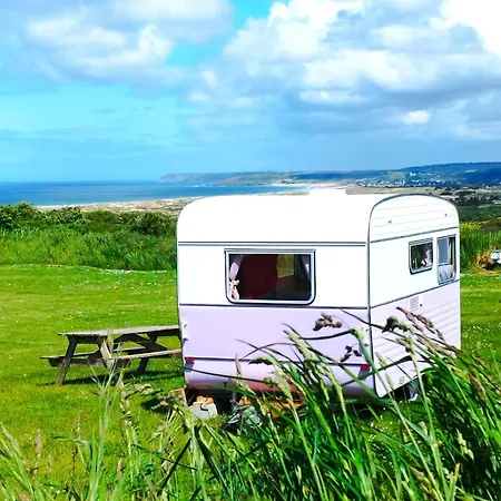 Campsite Les Ronds Duval Face Aux Iles Anglo-normandes *