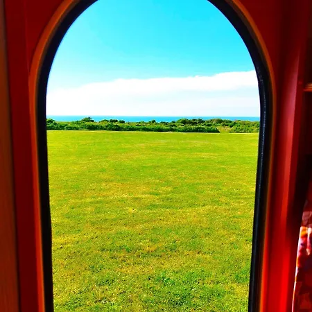 Кемпинг Les Ronds Duval Face Aux Iles Anglo-normandes Les Moitiers-d'Allonne