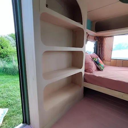 Les Ronds Duval Face Aux Iles Anglo-normandes Campsite *