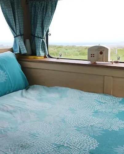 Les Ronds Duval Face Aux Iles Anglo-normandes * Les Moitiers-d'Allonne