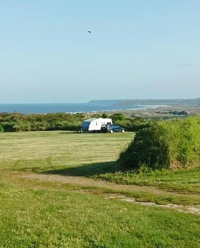 Les Ronds Duval Face Aux Iles Anglo-normandes 营地 Les Moitiers-d'Allonne