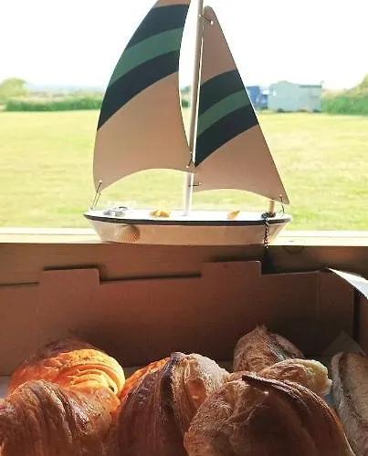 Les Ronds Duval Face Aux Iles Anglo-normandes * Les Moitiers-d'Allonne