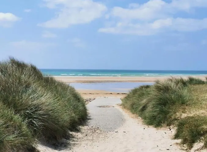 Les Ronds Duval Face Aux Iles Anglo-normandes Campingplatz Les Moitiers-d'Allonne