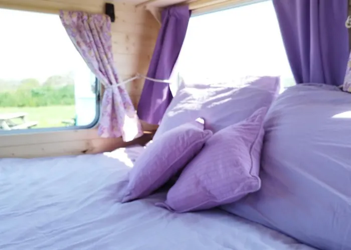 Les Ronds Duval Face Aux Iles Anglo-normandes Camping *